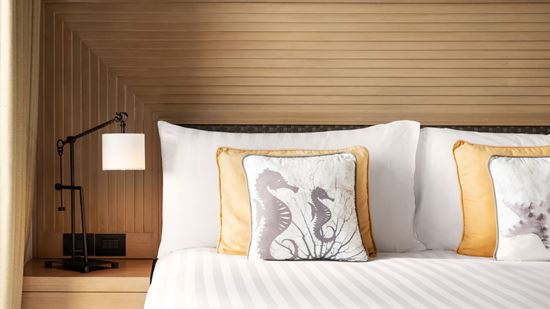 One Bedroom Suite Ocean Coral Lounge